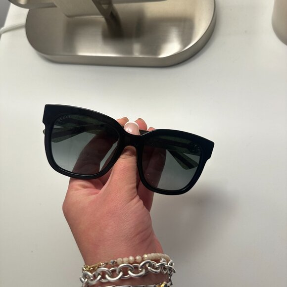 *SOLD* Gucci Webbed Womens Sunglasses - Picture 5 of 6